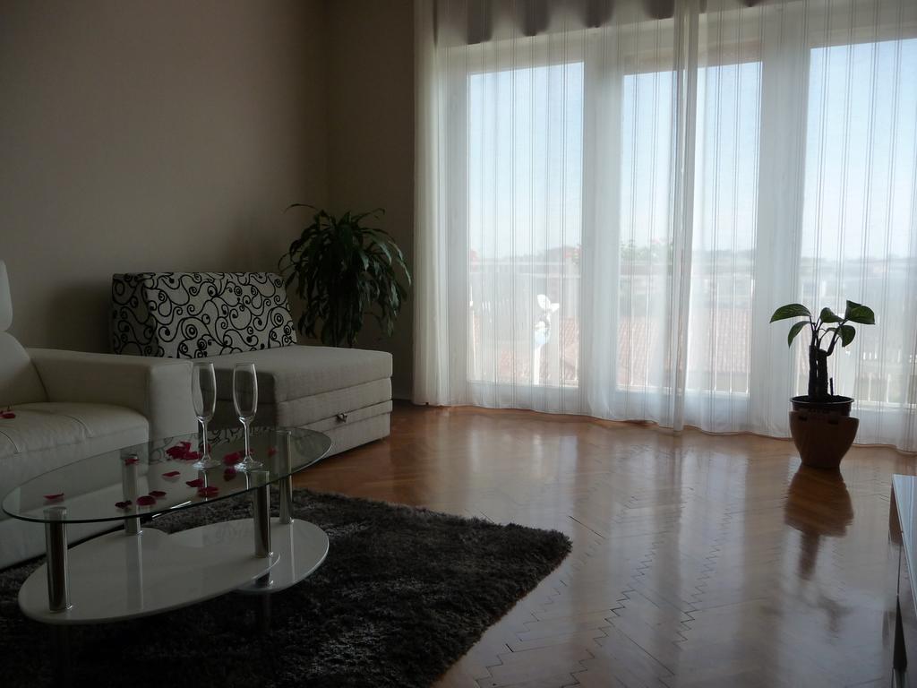 Apartments Noris Pula Bagian luar foto
