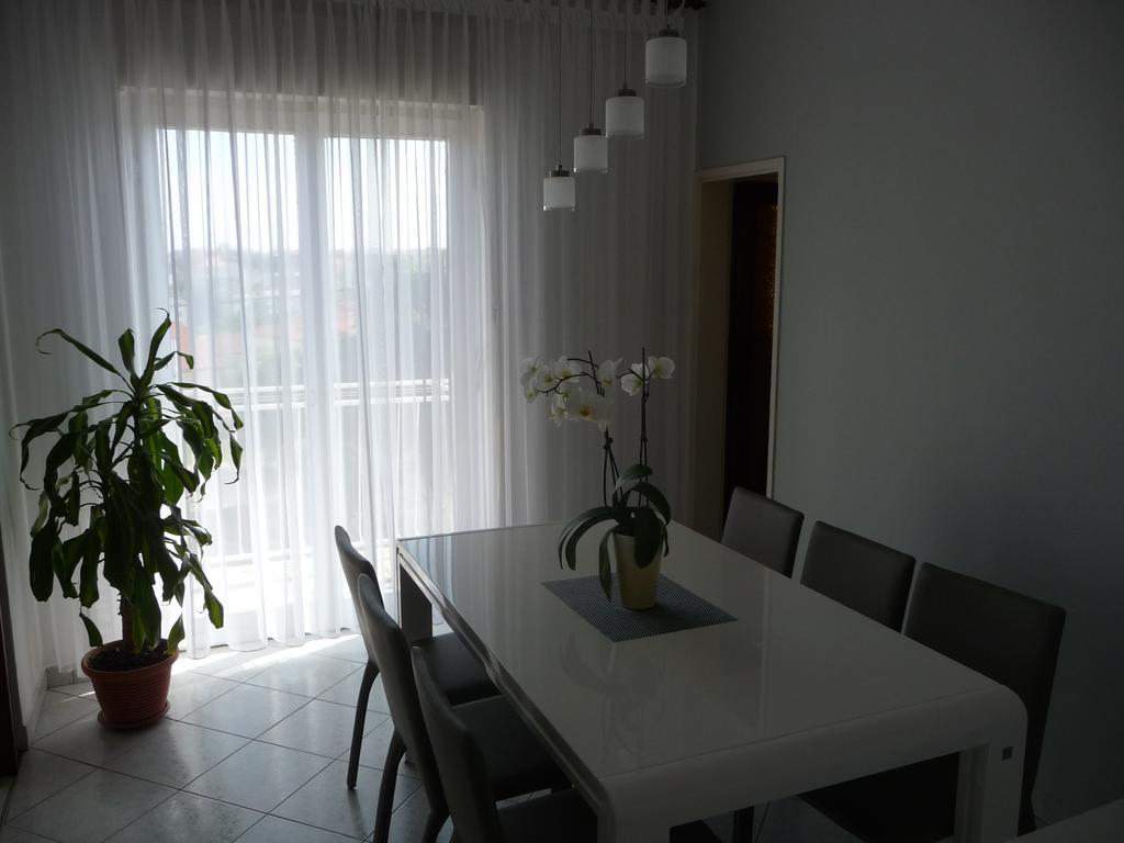 Apartments Noris Pula Bagian luar foto