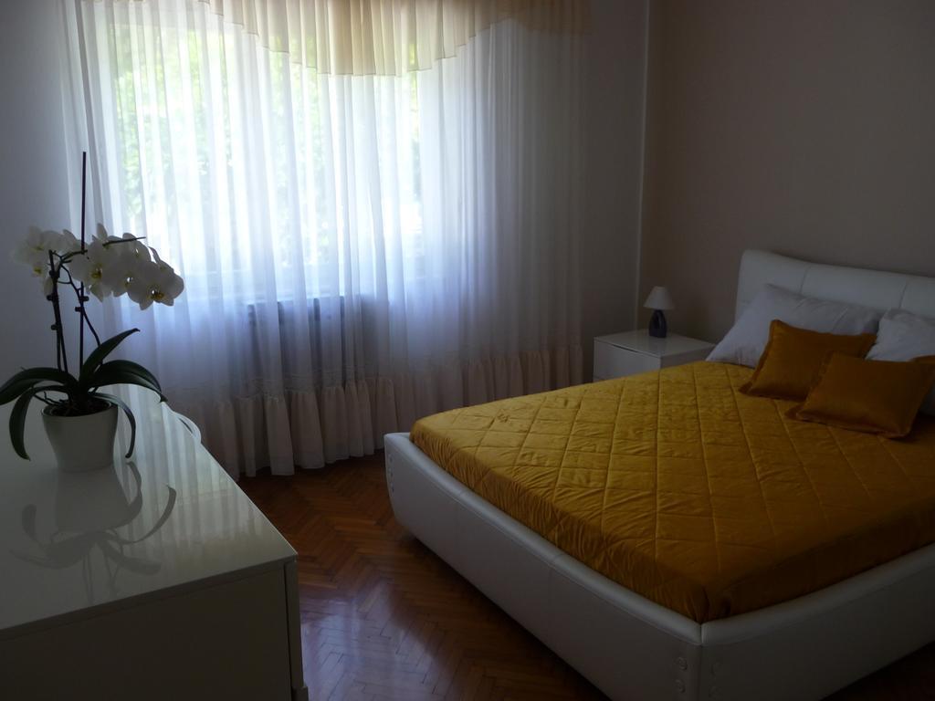 Apartments Noris Pula Bagian luar foto