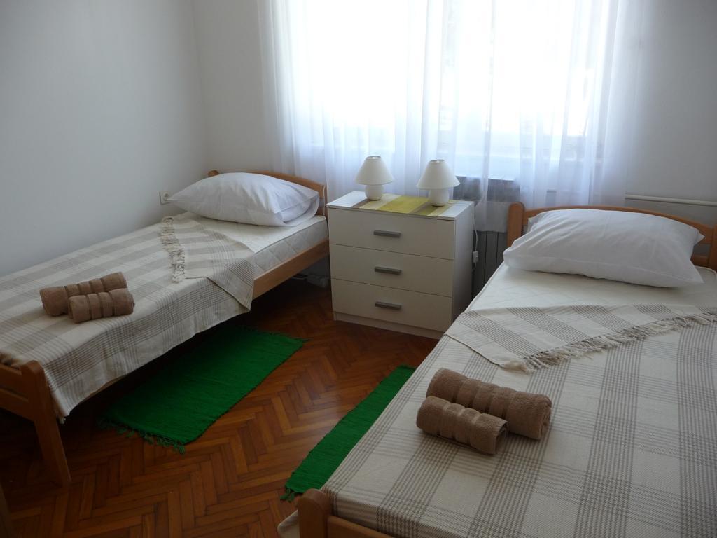 Apartments Noris Pula Bagian luar foto